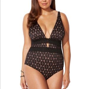 NWT! Plus sz one piece swimsuit! Beautiful & Sexy!